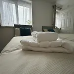 Spacious 3 Bed Near Greenwich Fast Wifi & Free Parking