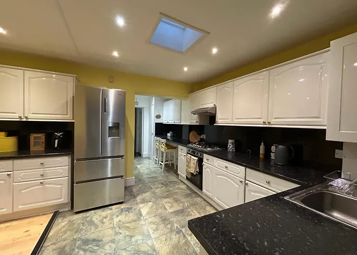 Spacious 3 Bed Near Greenwich Fast Wifi & Free Parking