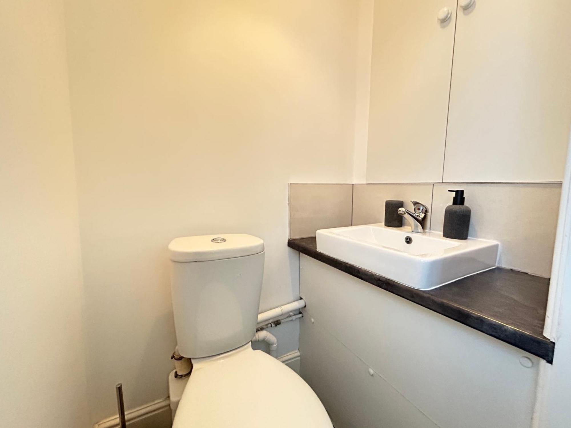 Spacious 3 Bed Near Greenwich Fast Wifi & Free Parking * Londra