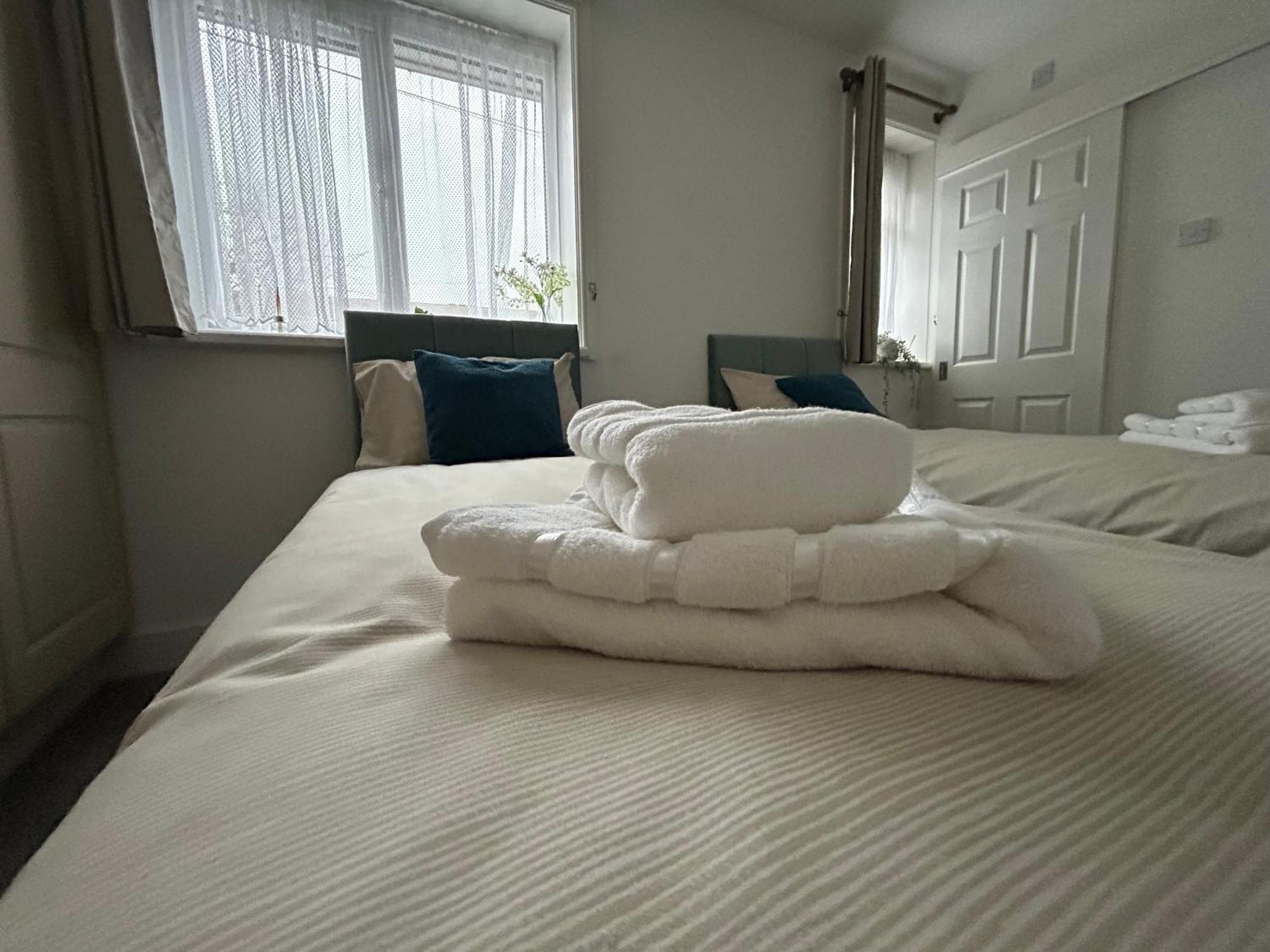 Apartament Spacious 3 Bed Near Greenwich Fast Wifi & Free Parking Londra