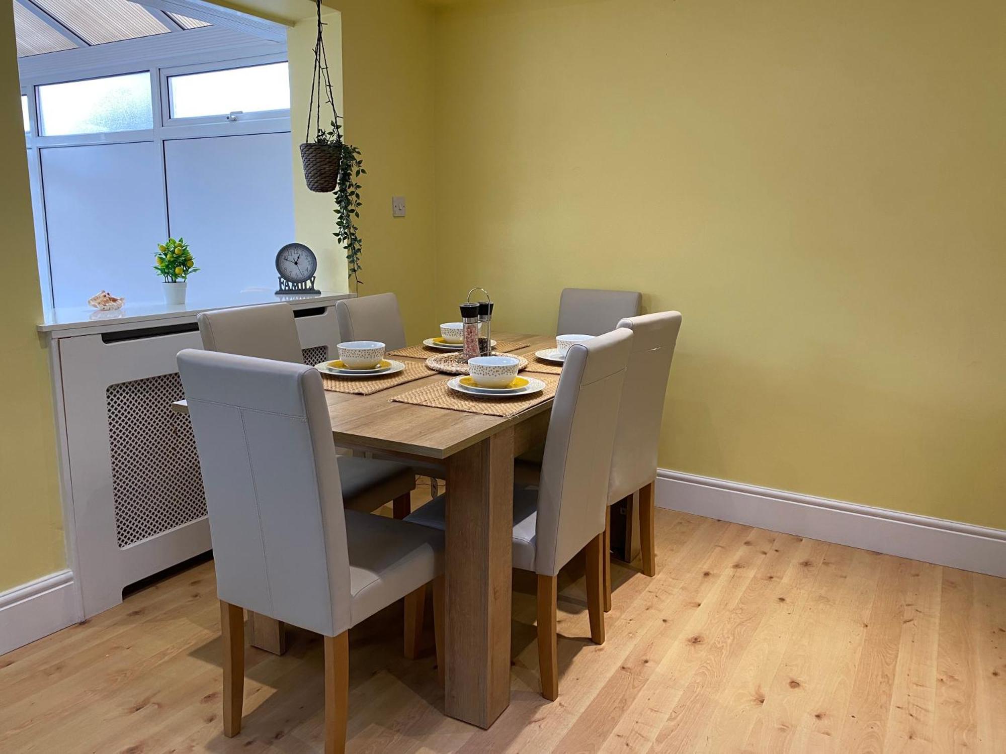 Spacious 3 Bed Near Greenwich Fast Wifi & Free Parking Apartament *